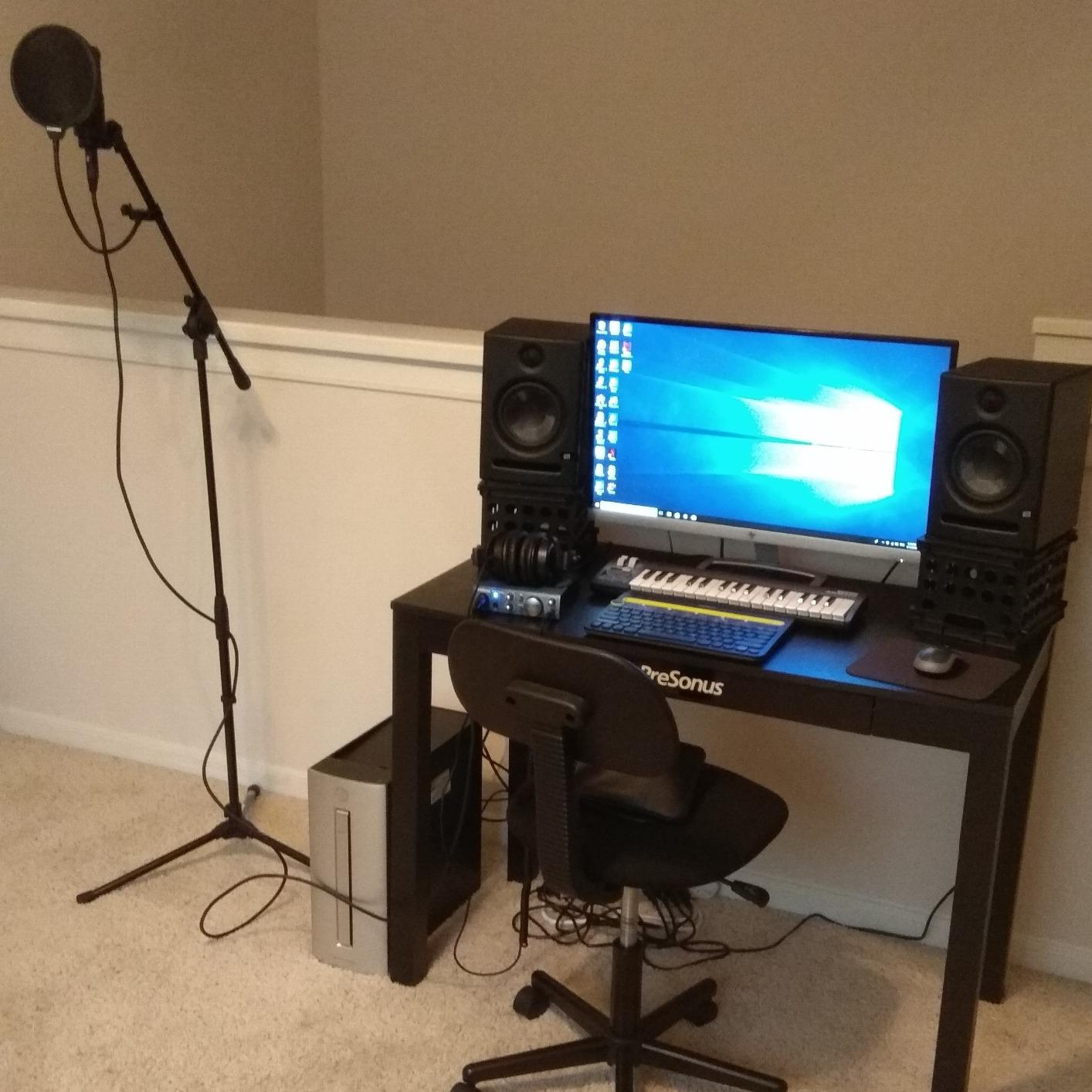 Hosa HMIC-010 Pro Microphone Cable, REAN XLR3F to XLR3 Meter, 10 Feet customer photo 1