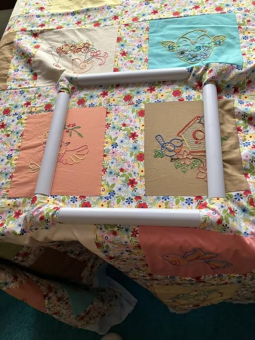 Dritz 3128 Quilt-N-Go Quilter's Lap Frame, 14 x 14-Inch , White customer photo 2