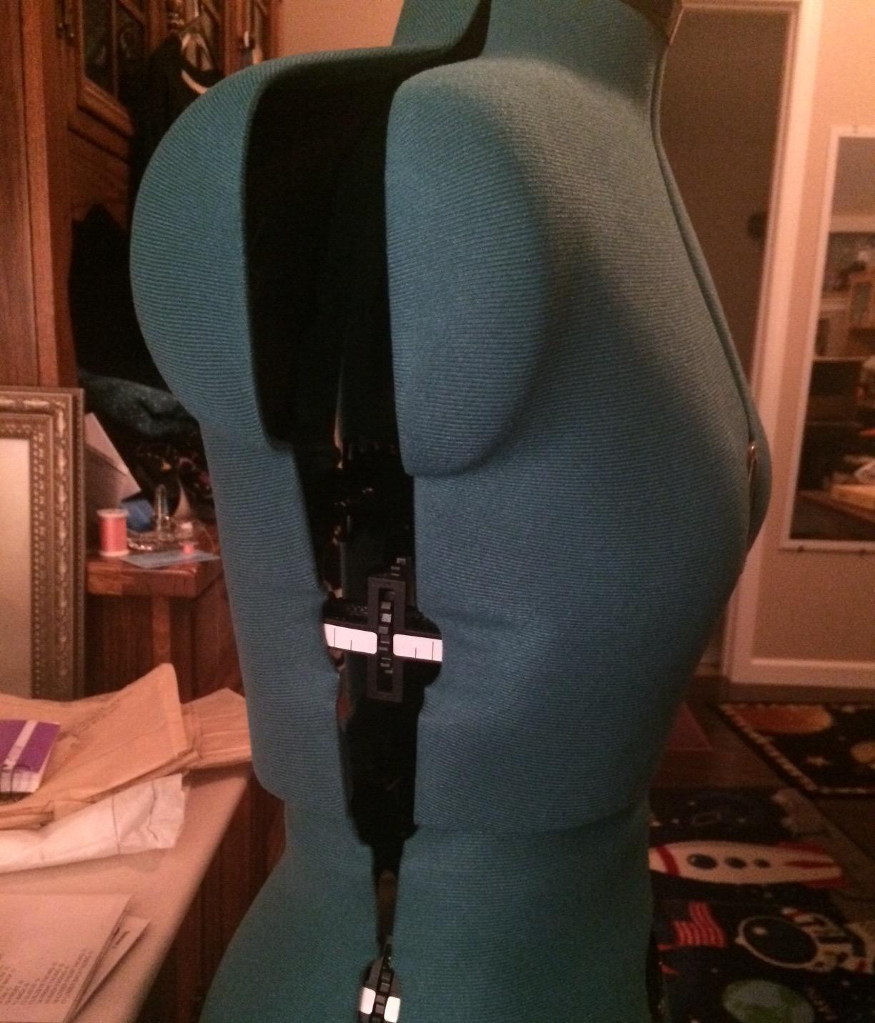 Dritz Sew You Adjustable Dress Form for Sewing, Small/Medium Sizes, US 4-12 customer photo 1