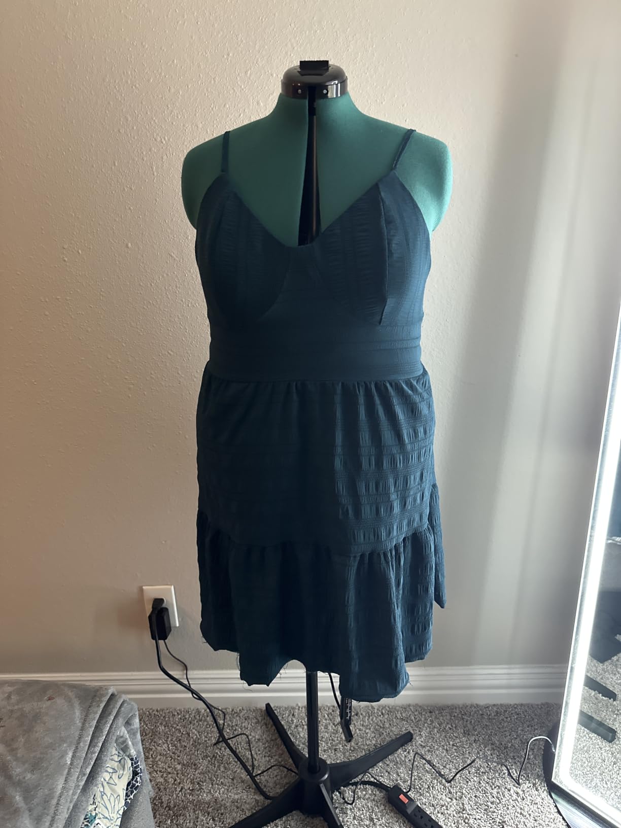 Dritz Sew You Adjustable Dress Form for Sewing, Small/Medium Sizes, US 4-12 customer photo 2