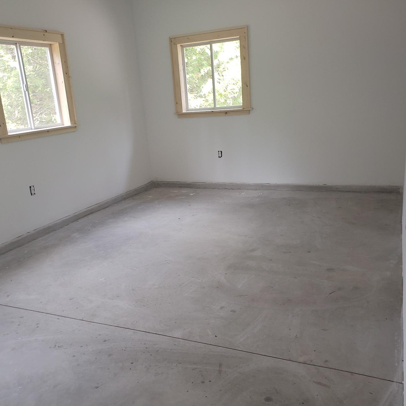 KILZ Basement and Masonry Waterproofing Paint, White, Interior/Exterior for Concrete, Brick & Cinder Block Walls, 1 Gallon customer photo 1