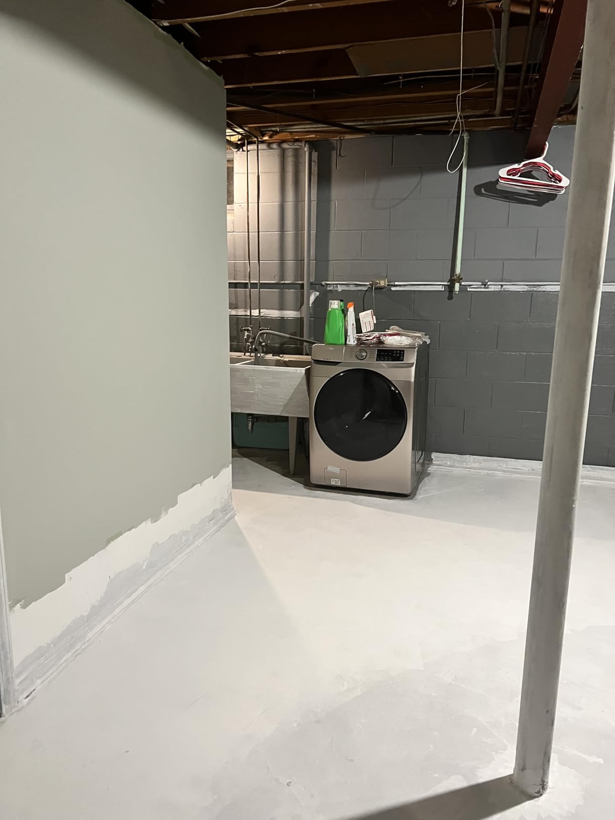 KILZ Basement and Masonry Waterproofing Paint, White, Interior/Exterior for Concrete, Brick & Cinder Block Walls, 1 Gallon customer photo 2