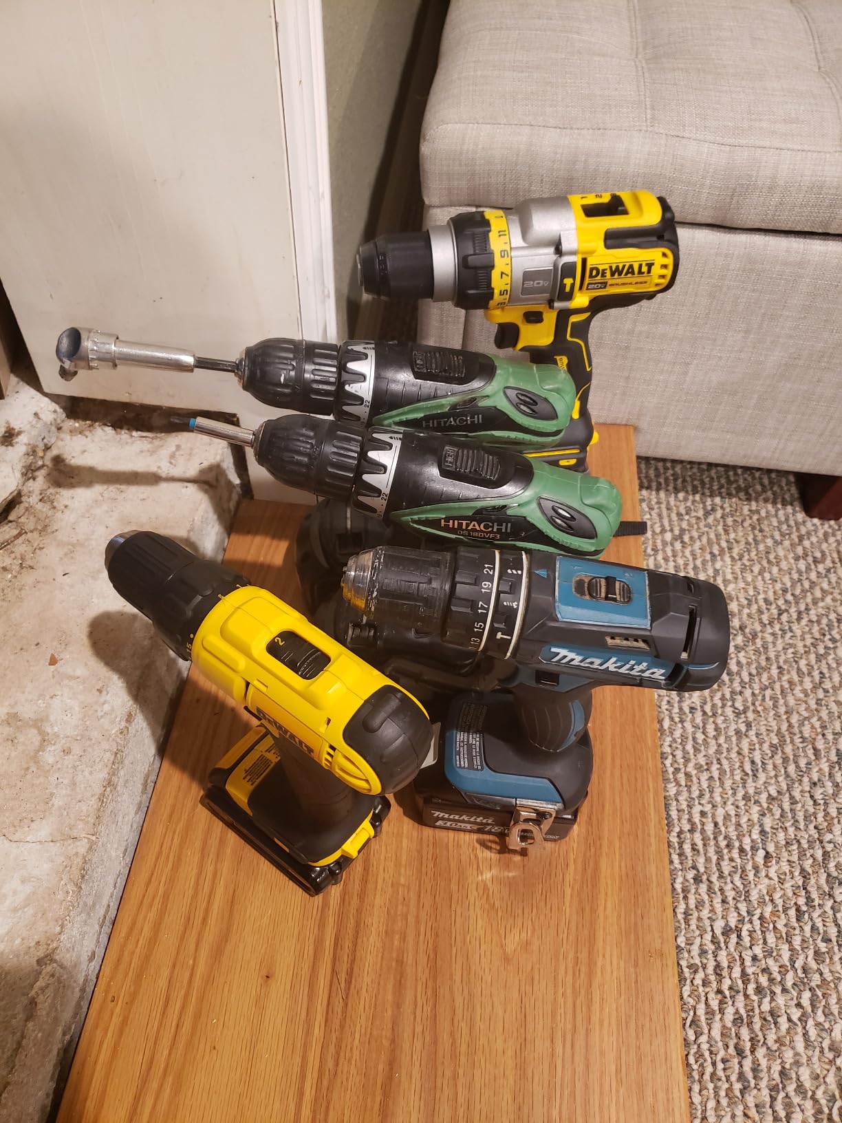 DEWALT 20V Max Cordless Drill Driver Set, 2 Speed, High Performance Motor, Includes 2 XR 1.3Ah Li-Ion Batteries, Charger and Contractor Bag (DCD771C2) customer photo 1
