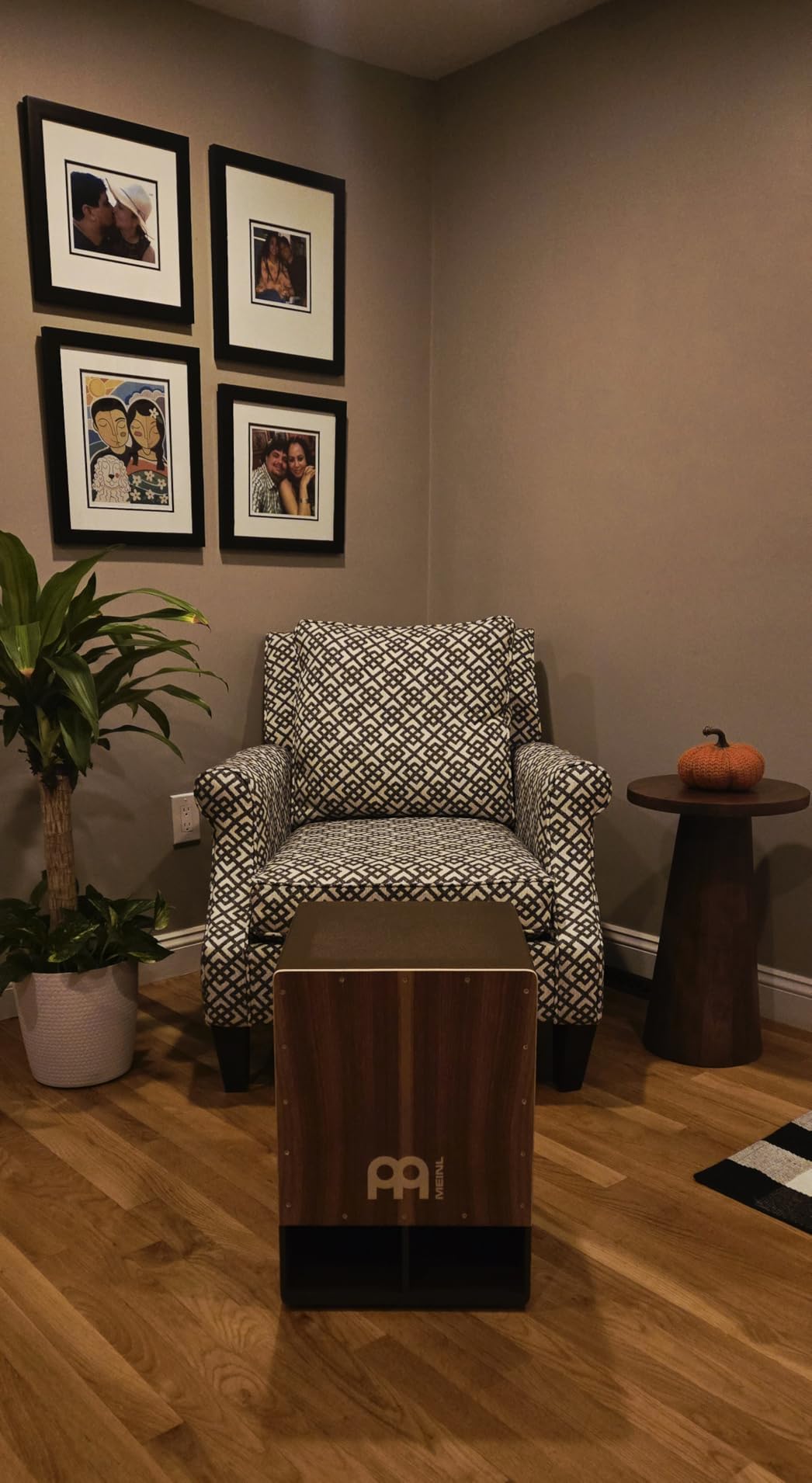 Meinl Percussion SUBCAJ5WN Jumbo Bass Subwoofer Cajon with Internal Snares, Walnut (VIDEO) customer photo 1