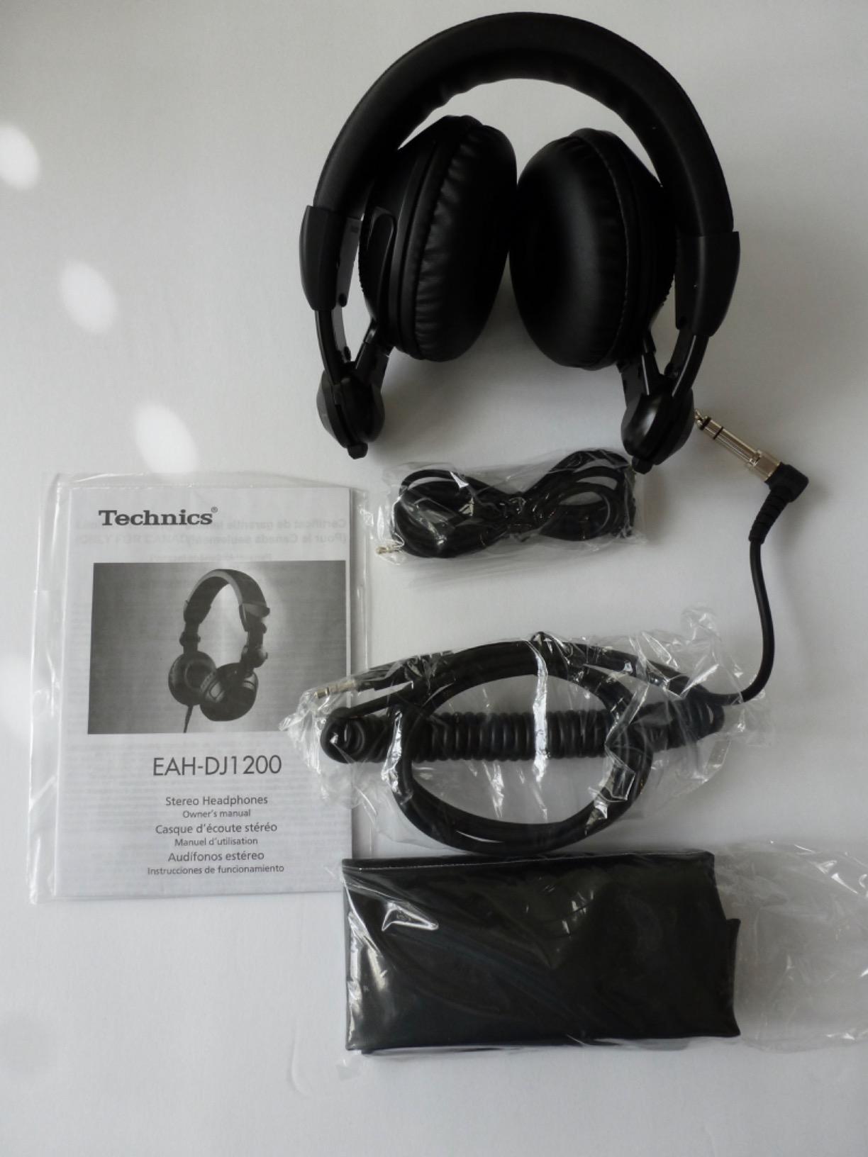 Technics Professional DJ Headphones with 40mm CCAW Voice Coil Drivers, 270° Swivel Housing and Locking Detachable Cord; Lightweight, Foldable High Input - EAH-DJ1200 (Black) customer photo 2