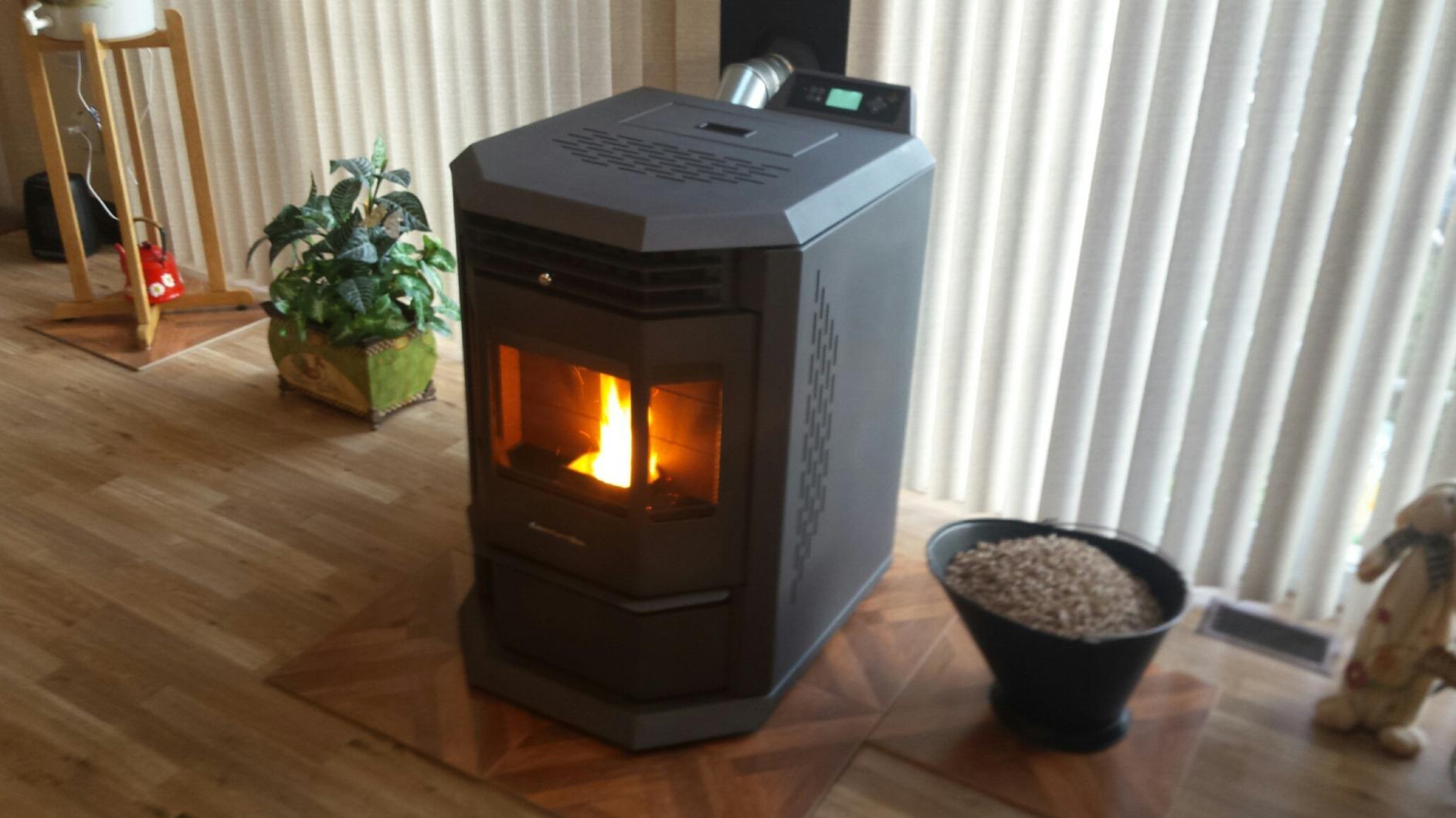 ComfortBilt HP22 Pellet Stove, 2,800 sq. ft., 55 lb. Hopper, Black customer photo 2