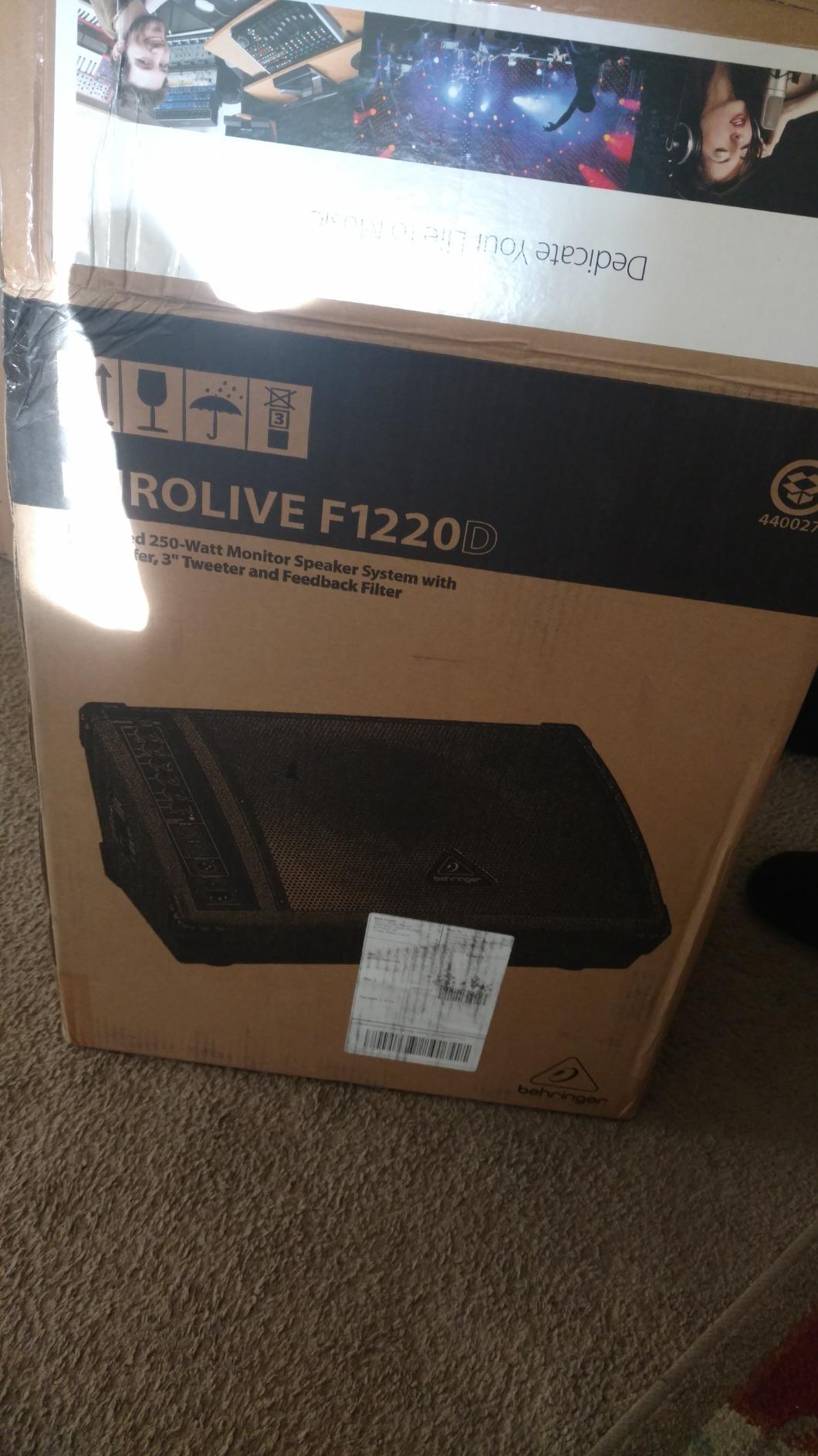 Behringer EUROLIVE F1220D Bi-Amped 250 Watt Monitor Speaker System with 12