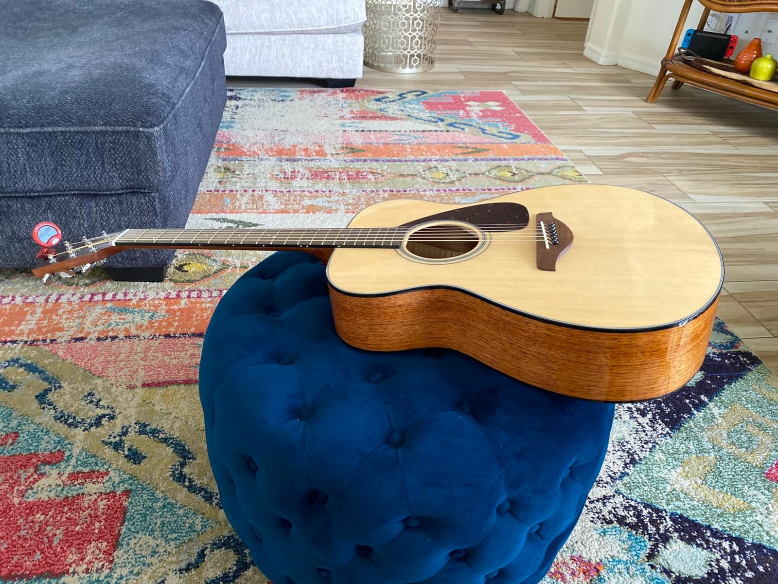 YAMAHA FS800 Small Body Solid Top Acoustic Guitar, Natural, Concert customer photo 2