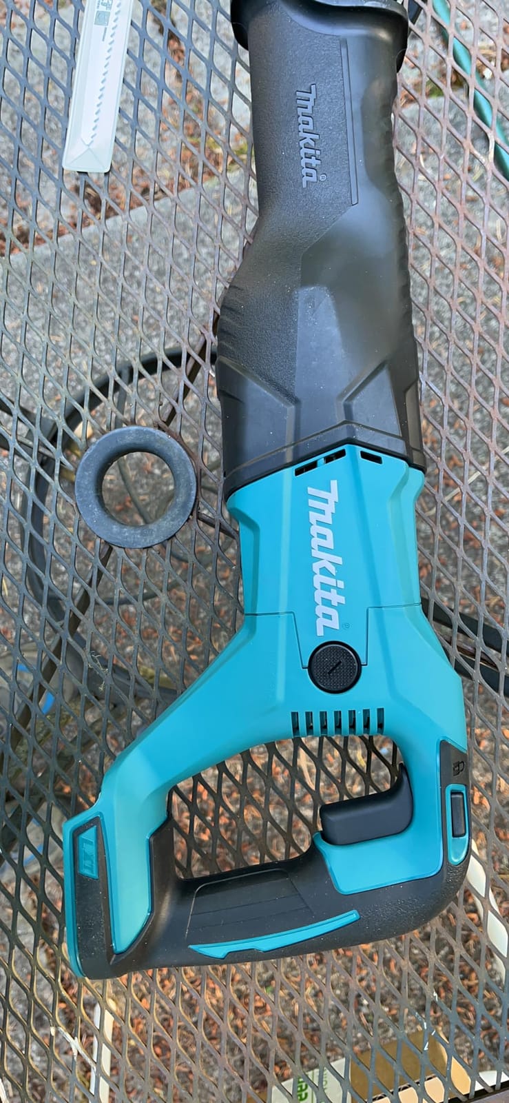 Makita XRJ04Z 18V LXT Lithium-Ion Cordless Recipro Saw, Tool Only, Blue customer photo 2