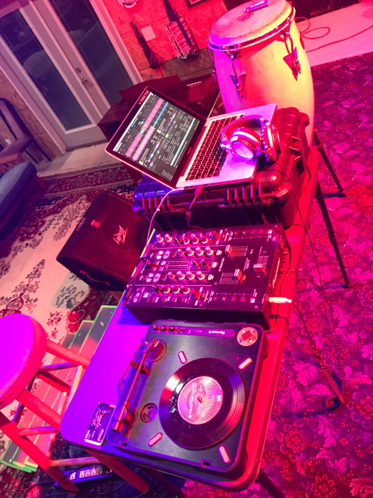 Numark PT01 Scratch Portable DJ Turntable customer photo 2