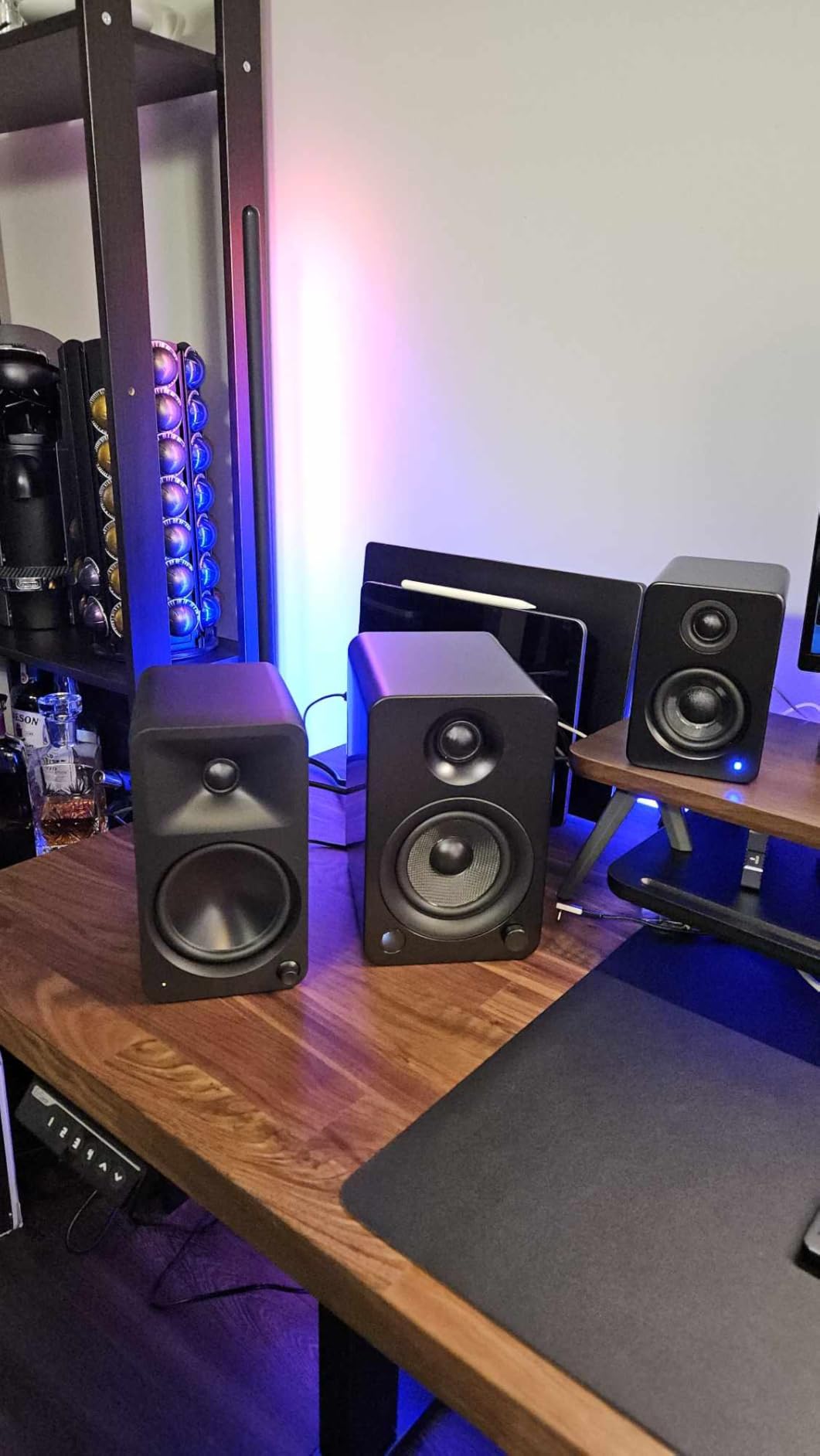 Kanto YU4GB Powered Speakers with Bluetooth and Built-in Phono Preamp | Auto Standby and Startup | Remote Included | 140W Peak Power | Pair | Gloss Black customer photo 2