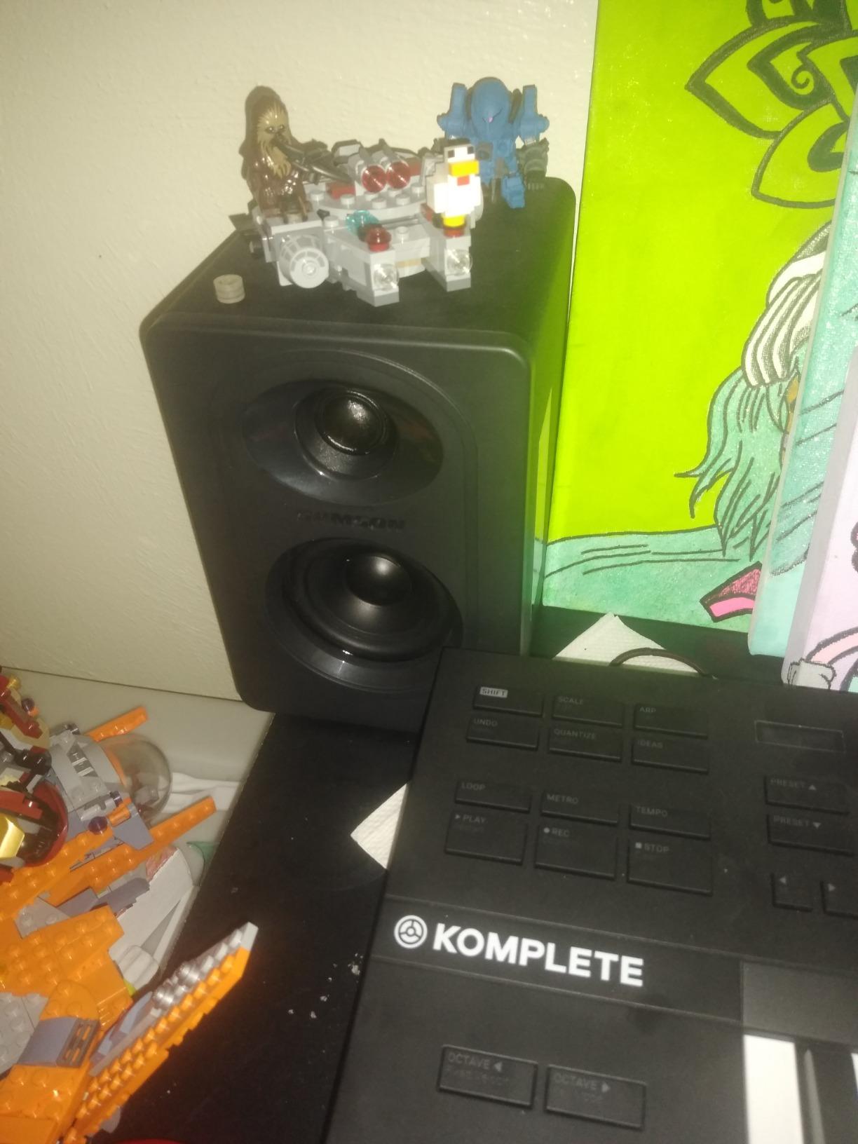 SAMSON MediaOne M30 Powered Studio Monitors (Pair) customer photo 1