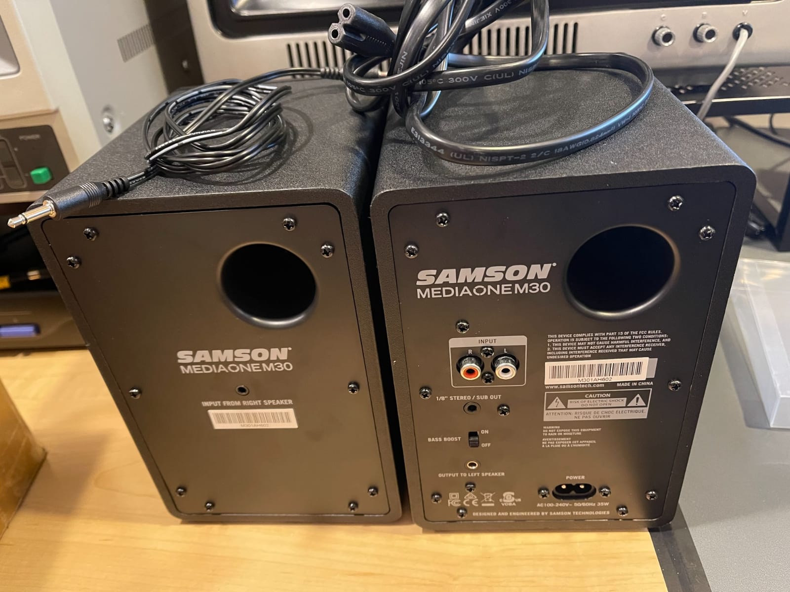 SAMSON MediaOne M30 Powered Studio Monitors (Pair) customer photo 2