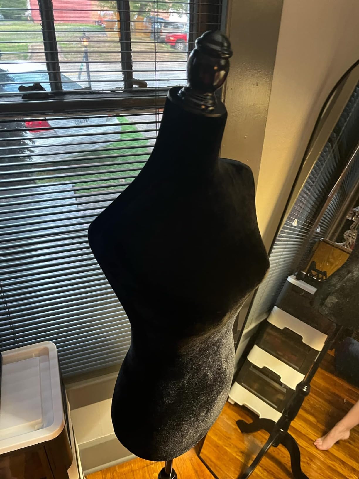 Bonnlo Female Dress Form Pinnable Mannequin Body Torso with Wooden Tripod Base Stand (White, 6) customer photo 2