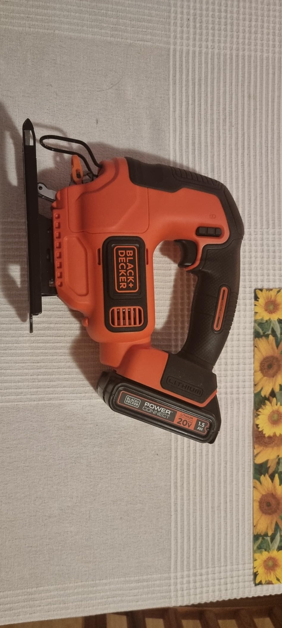 BLACK+DECKER 20V MAX* POWERCONNECT Cordless Jig Saw (BDCJS20C) customer photo 2