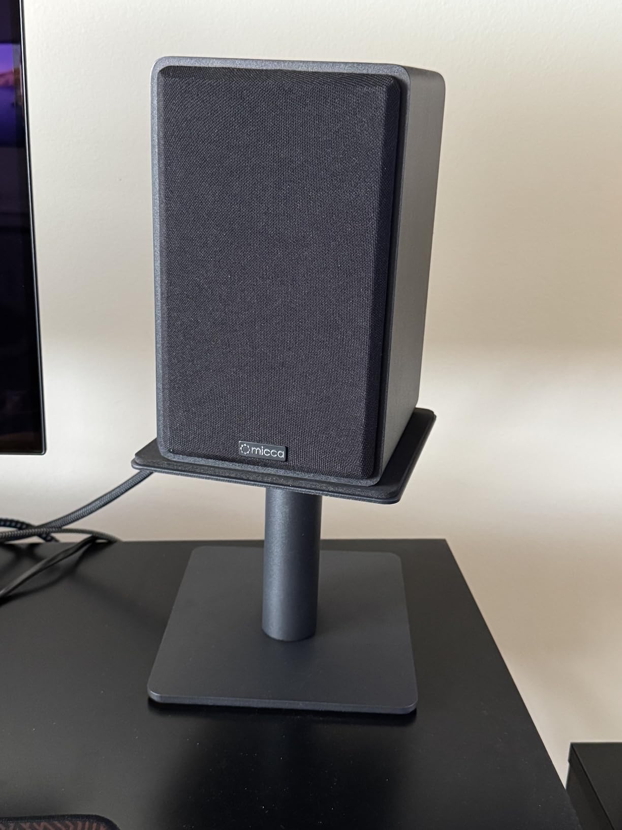 Kanto SP9 Rising Desktop Speaker Stands for Small/Medium Bookshelf Speakers & Compact/Mid-Size 2”-4” Studio Monitors | 8.3