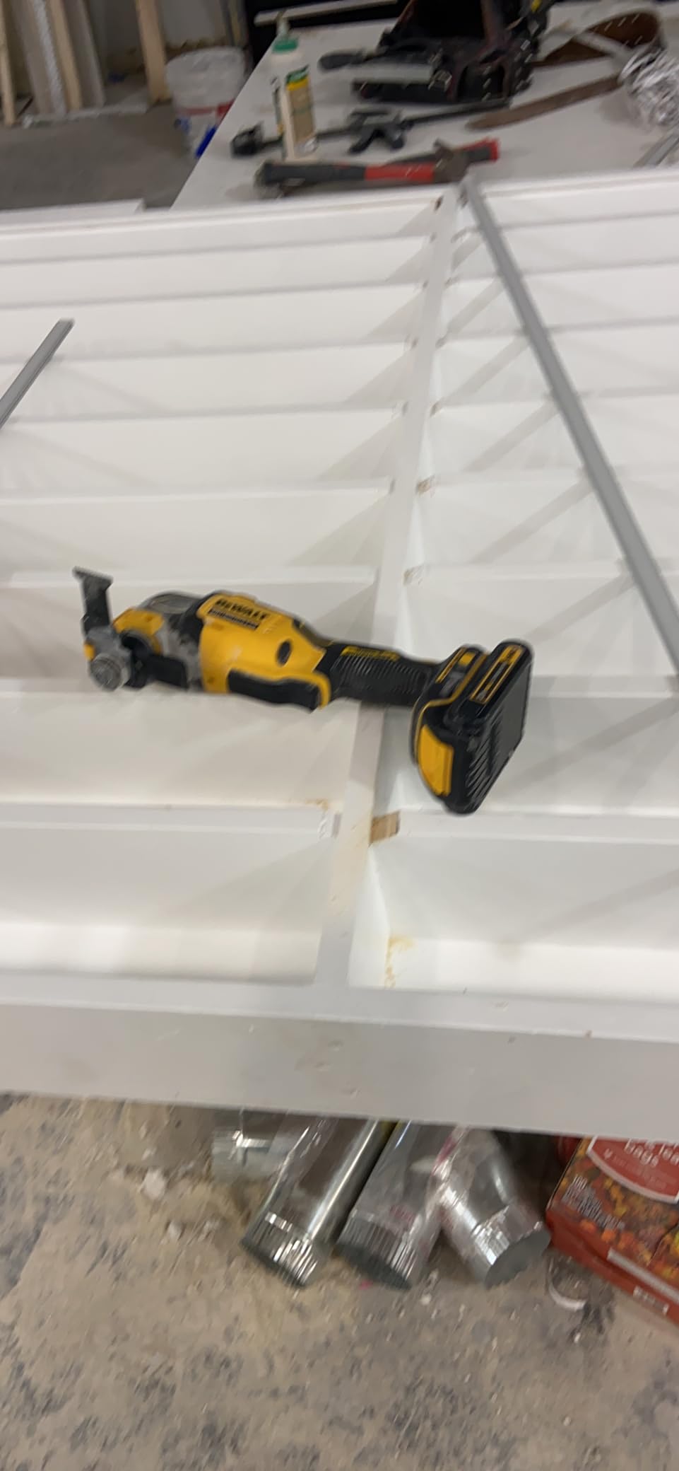 DEWALT atomic 20V MAX* Oscillating Tool, Cordless, Oscillating, Tool only (DCS354B), 1 item package quantity, Color Multi customer photo 1