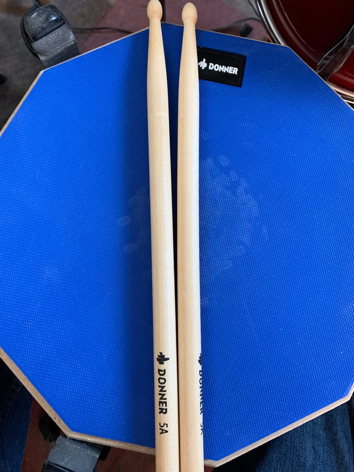 Donner Drum Practice Pad 8 Inches, Silent Practice Drum Pad 2-Sided With Drum Sticks - Gray customer photo 1