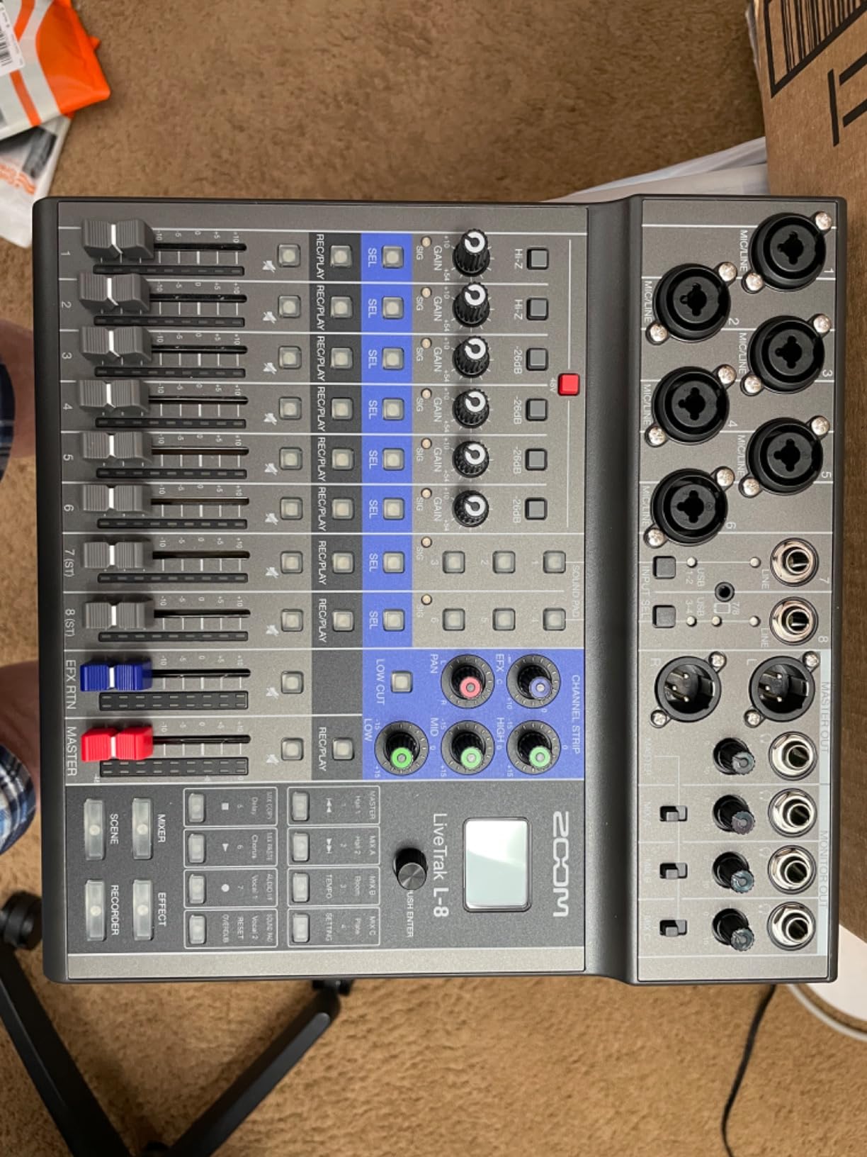 Zoom LiveTrak L-8 Battery Powered Mixer/Recorder for Musicians & Podcasters customer photo 2