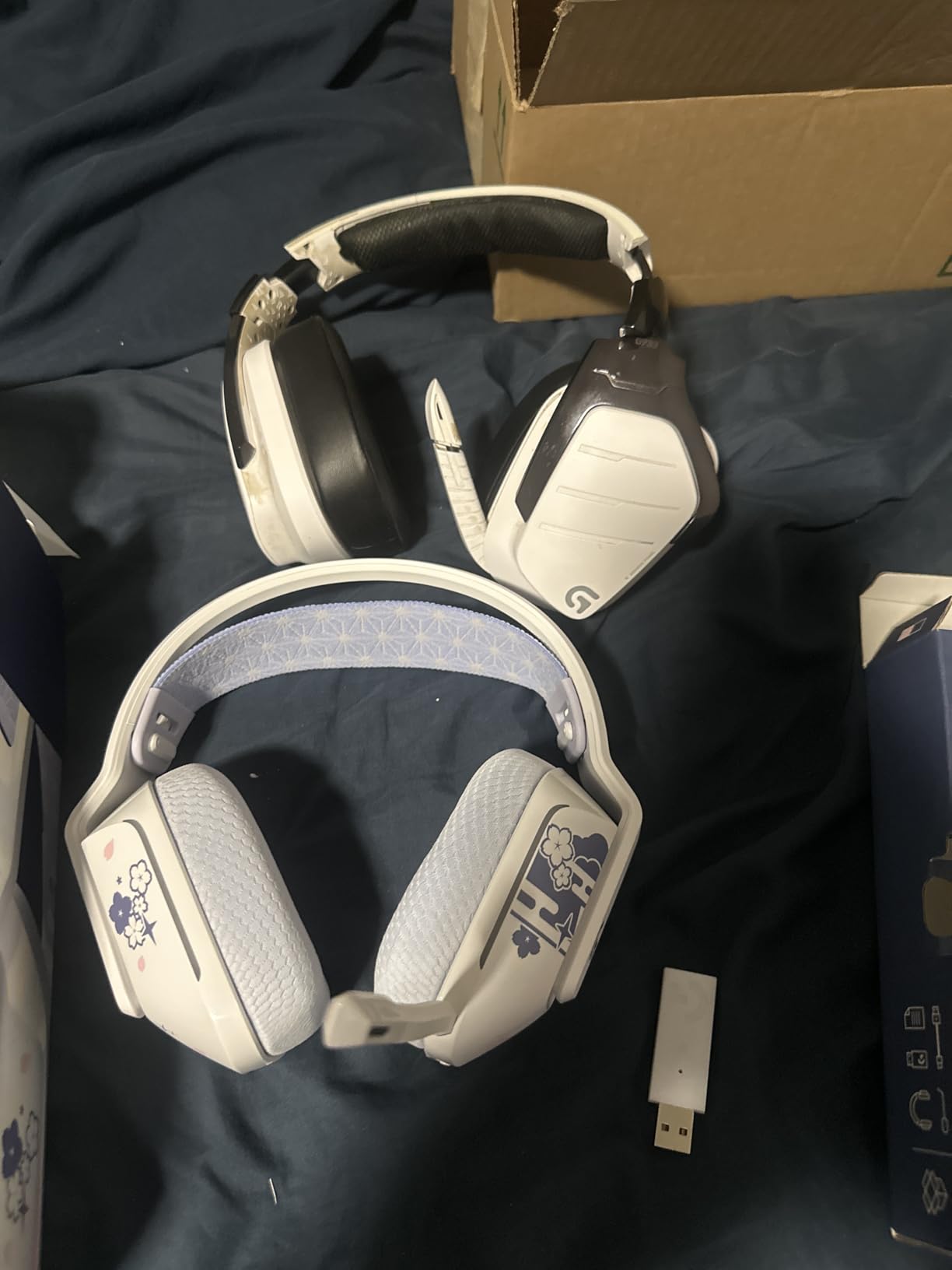 Logitech G733 Lightspeed Wireless Gaming Headset - White customer photo 1