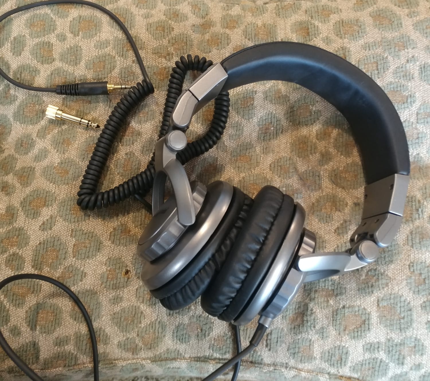 Gemini Wired Studio Headphones, 57mm Drivers, Closed-Back (DJX-500) customer photo 1