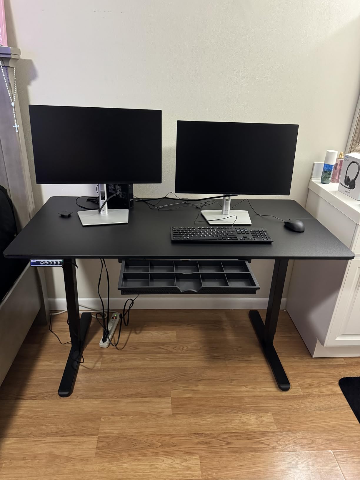 SHW 55 x 28 Electric Height Adjustable Standing Desk w/Drawer, Black customer photo 1