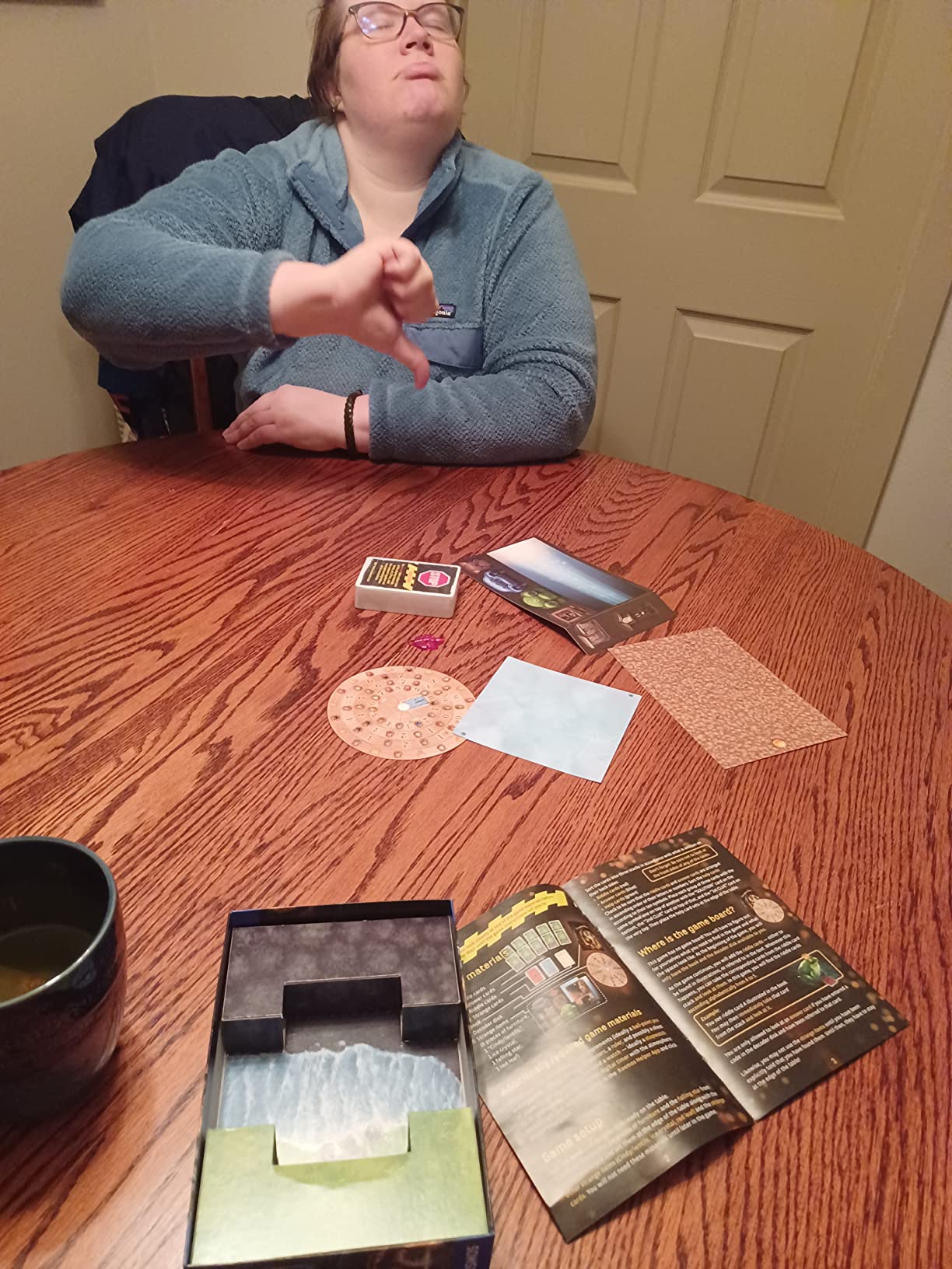 Thames & Kosmos EXIT: The Enchanted Forest| A Kosmos Escape Room Game in a Box| Family Friendly, Card-Based at-Home Escape Room Experience for 1 to 4 Players, Ages 12+ , Black customer photo 2
