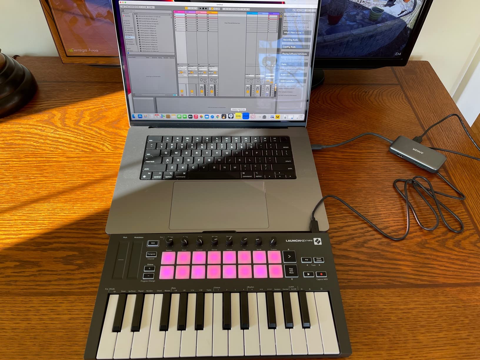 Novation Launchkey 25 [MK3] MIDI Keyboard Controller - Seamless Ableton Live Integration. Chord Mode, Scale Mode, and Arpeggiator — All the software you need for Music Production customer photo 1