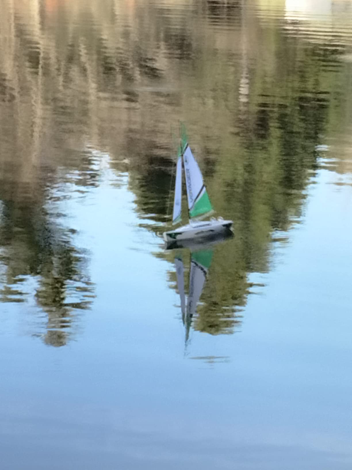 Voyager 280 RC Controlled Wind Powered Sailboat in Blue -17.5