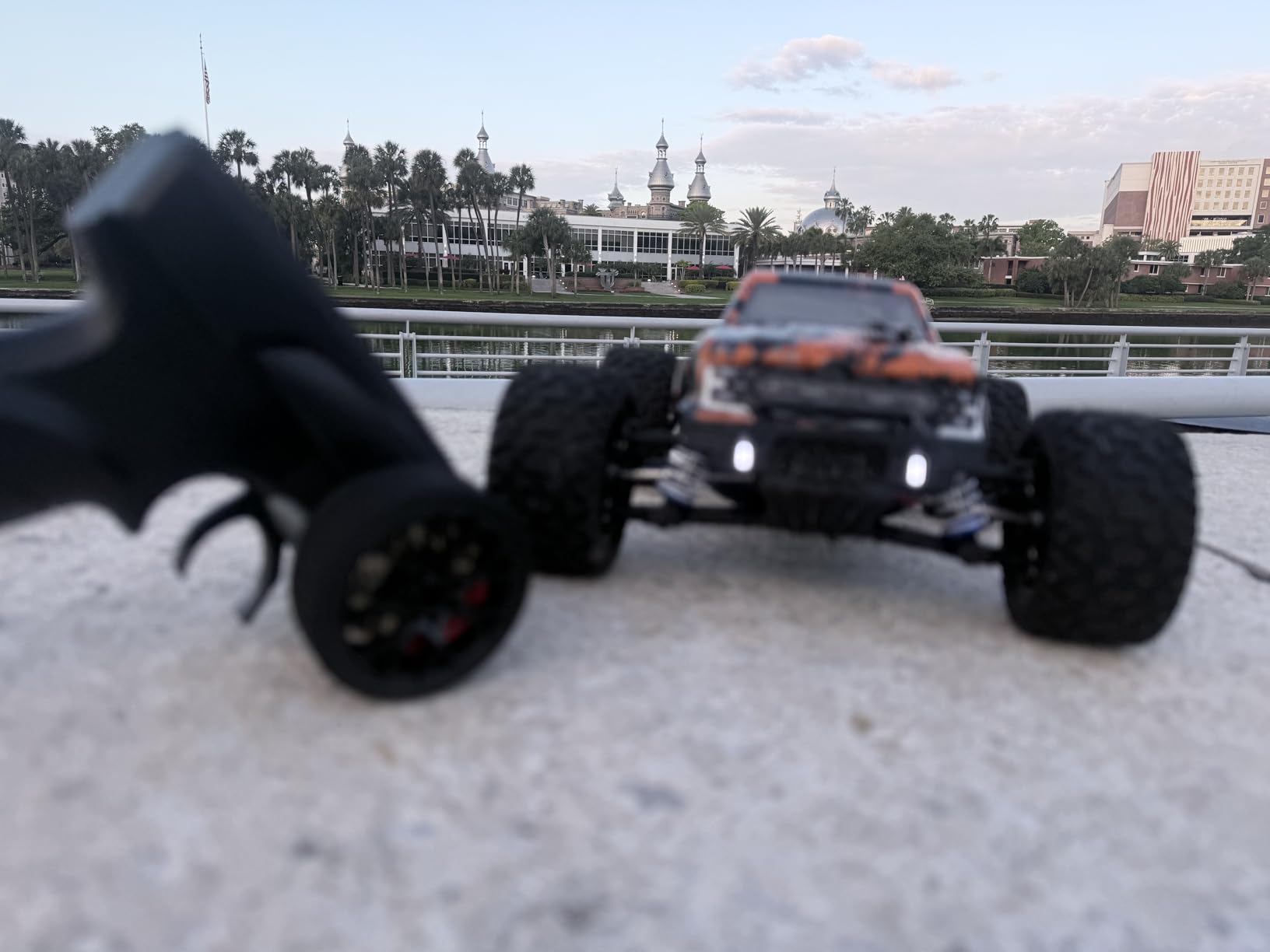 HAIBOXING 18859 1:18 Scale RC Monster Truck 36km/h Speed, 4X4 Off Road Cars customer photo 2