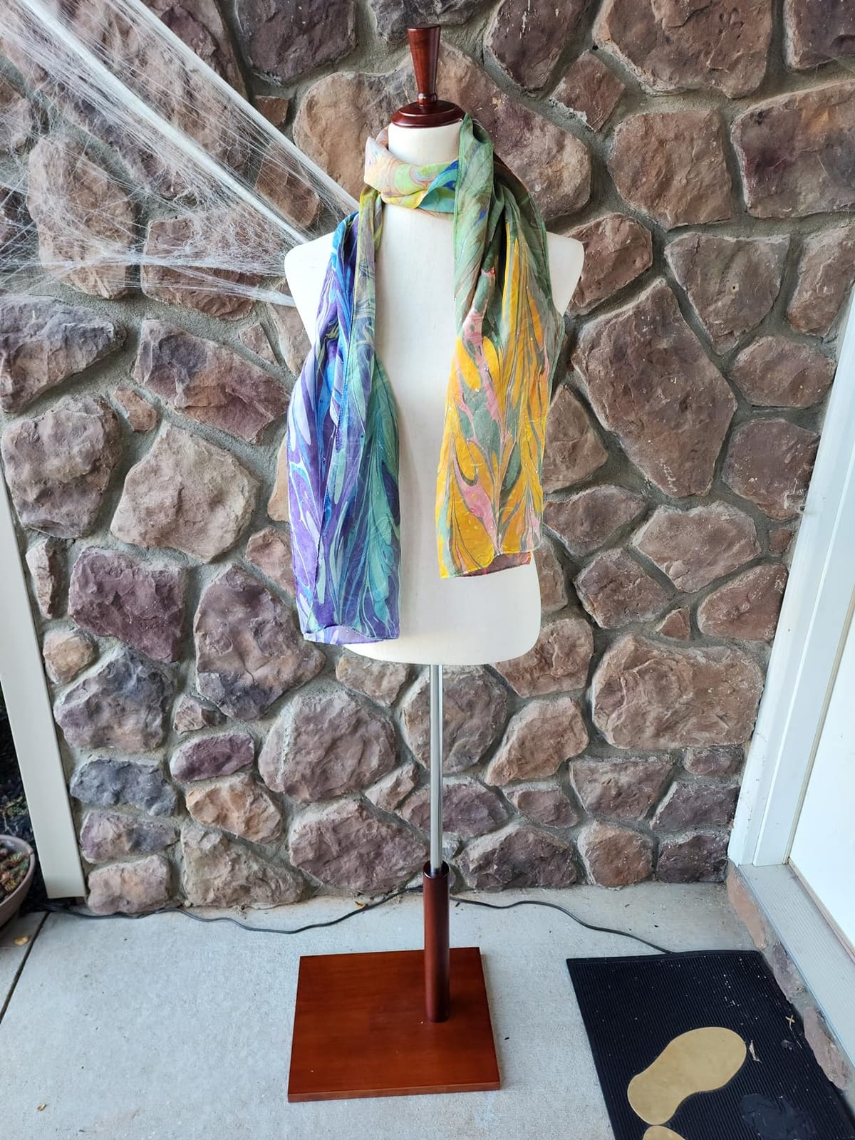 VINGLI Female Dress Form, Mannequin Torso Body with Adjustable Wood Stand for Dress Display Clothes Design, Pinnable Manikin (White, 6-8) customer photo 1