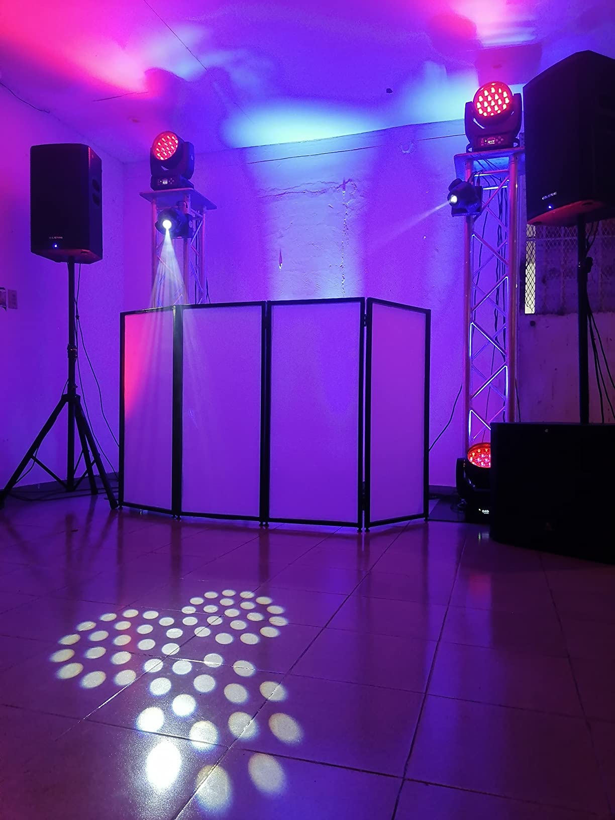 HECASA DJ Foldable Facade Portable Event Booth Screen White/Black Scrim customer photo 2