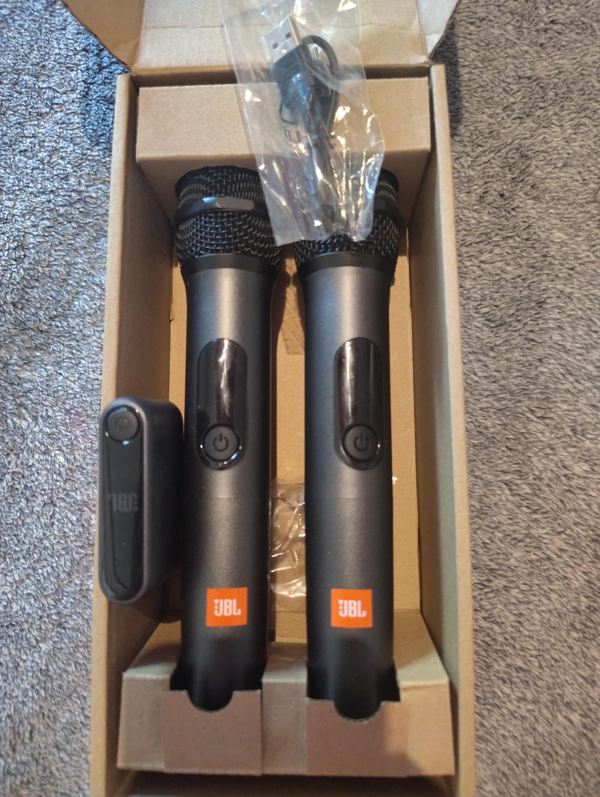 JBL Wireless Two Microphone System with Dual-Channel Receiver, Black customer photo 1