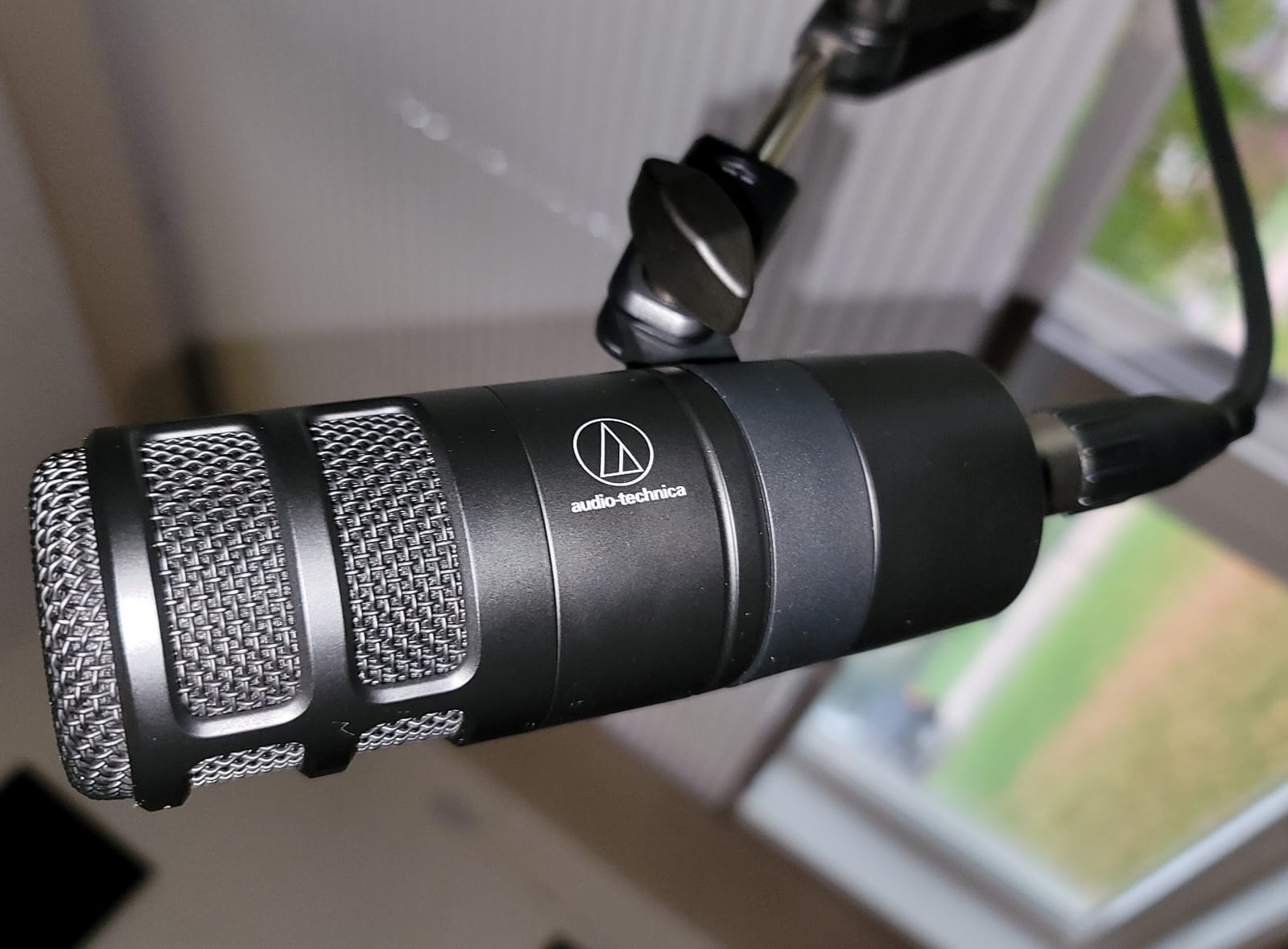 Audio-Technica AT2040 Hypercardioid Dynamic Podcast Microphone customer photo 2