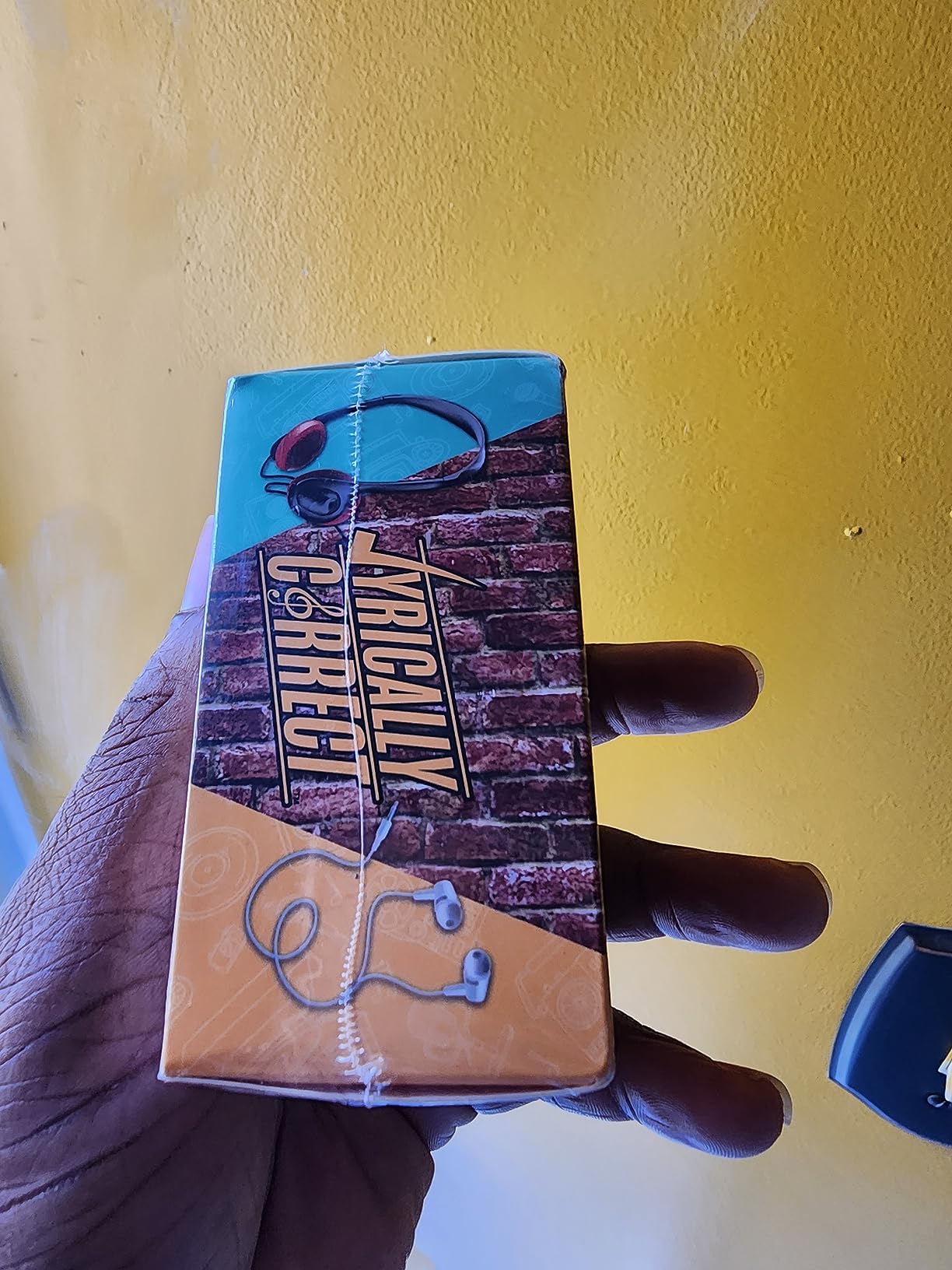 Lyrically Correct '90s & 2000s Hip-Hop & R&B Music Trivia Card Game customer photo 1