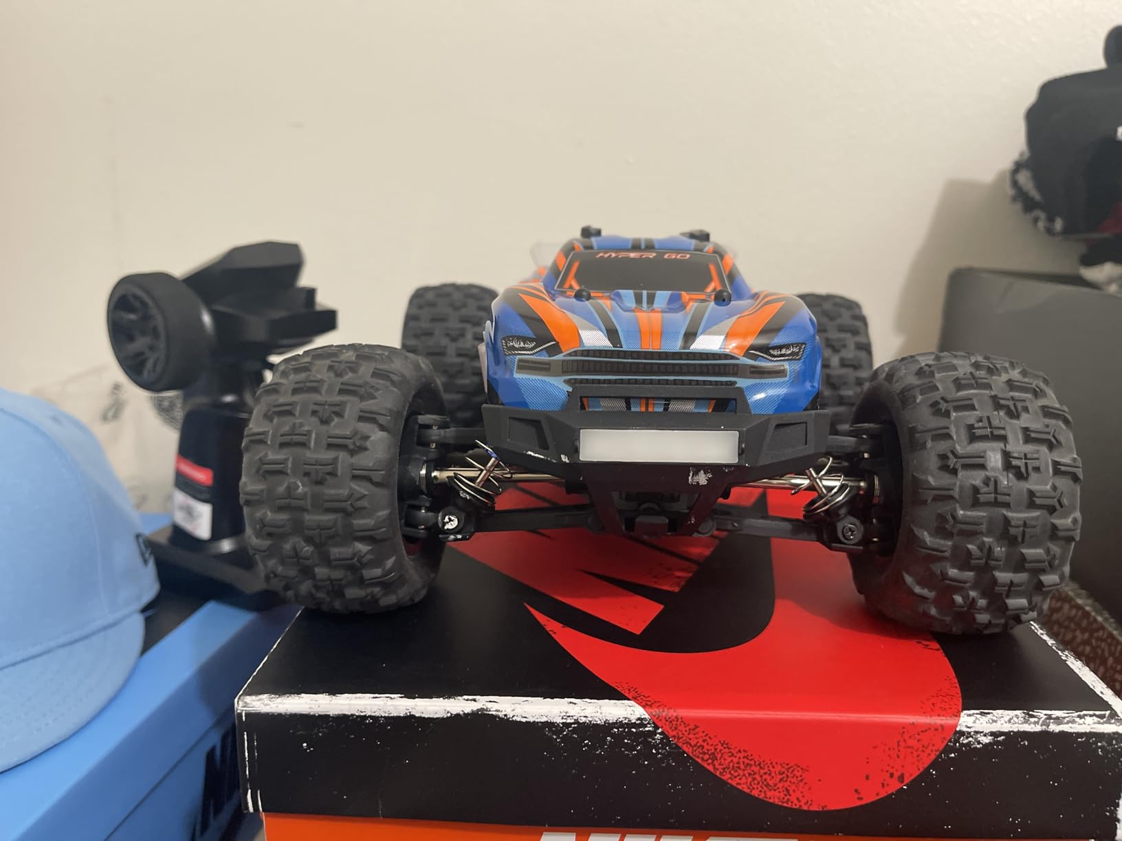 HYPER GO H16DR 1:16 Scale Ready to Run Fast Remote Control Car, High Speed Jump RC Monster Truck, Off Road RC Cars, 4WD All Terrain RTR RC Truck with 2 LiPo Batteries for Boys and Adults customer photo 2