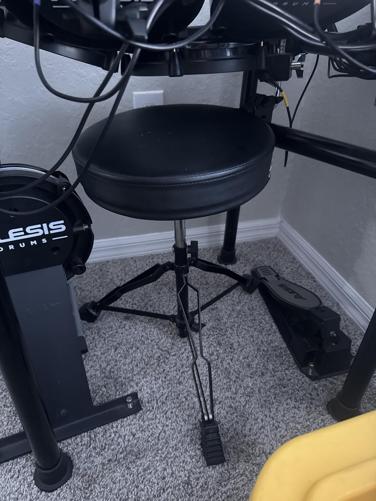 EASTROCK Drum Throne,Padded Drum Seat Drumming Stools with Anti-Slip Feet for Adults and Kids Drummers (Black Upgrade) customer photo 2
