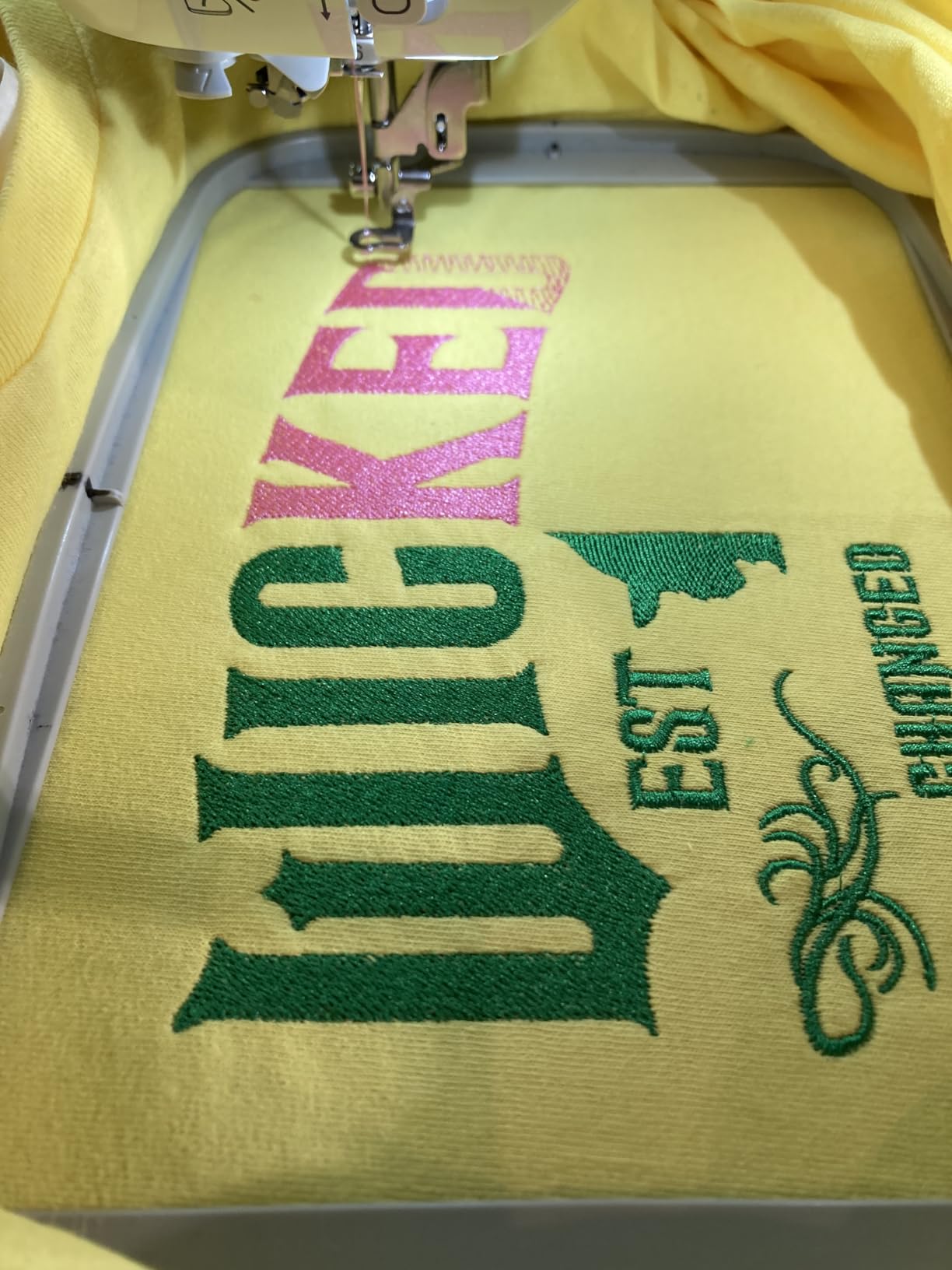 Brother SE2000 Sewing and Embroidery Machine Computerized customer photo 1