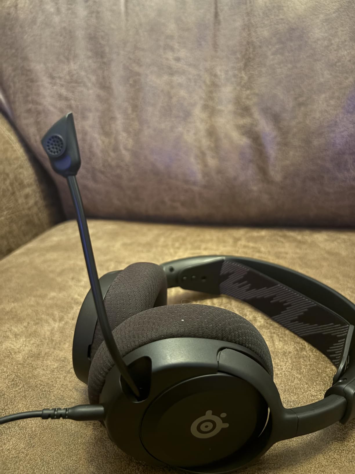SteelSeries Arctis Nova 1 Multi-System Gaming Headset — Hi-Fi Drivers — 360° Spatial Audio — Comfort Design — Durable — Ultra Lightweight — Noise-Cancelling Mic — PC, PS5/PS4, Switch, Xbox - Black customer photo 1
