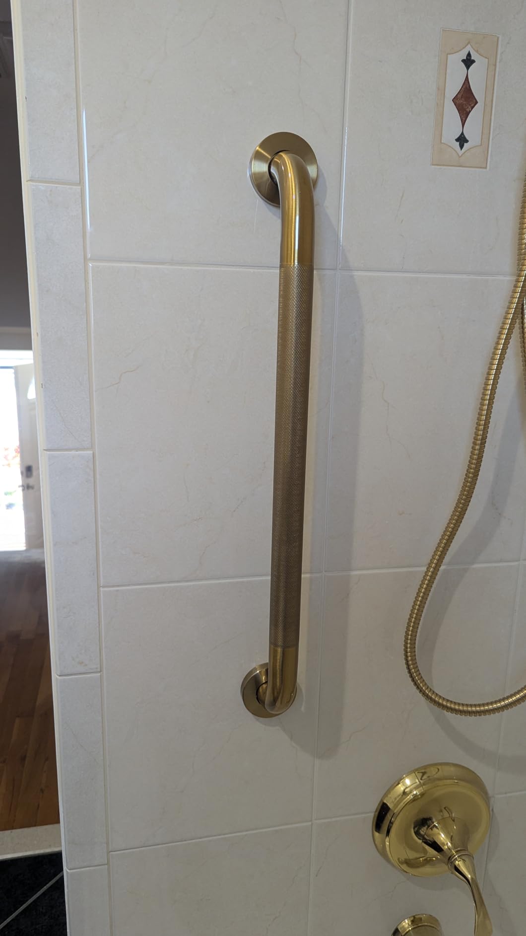 32 Inch Shower Grab Bar, Munzong Brushed Nickel Stainless Steel Handle customer photo 1