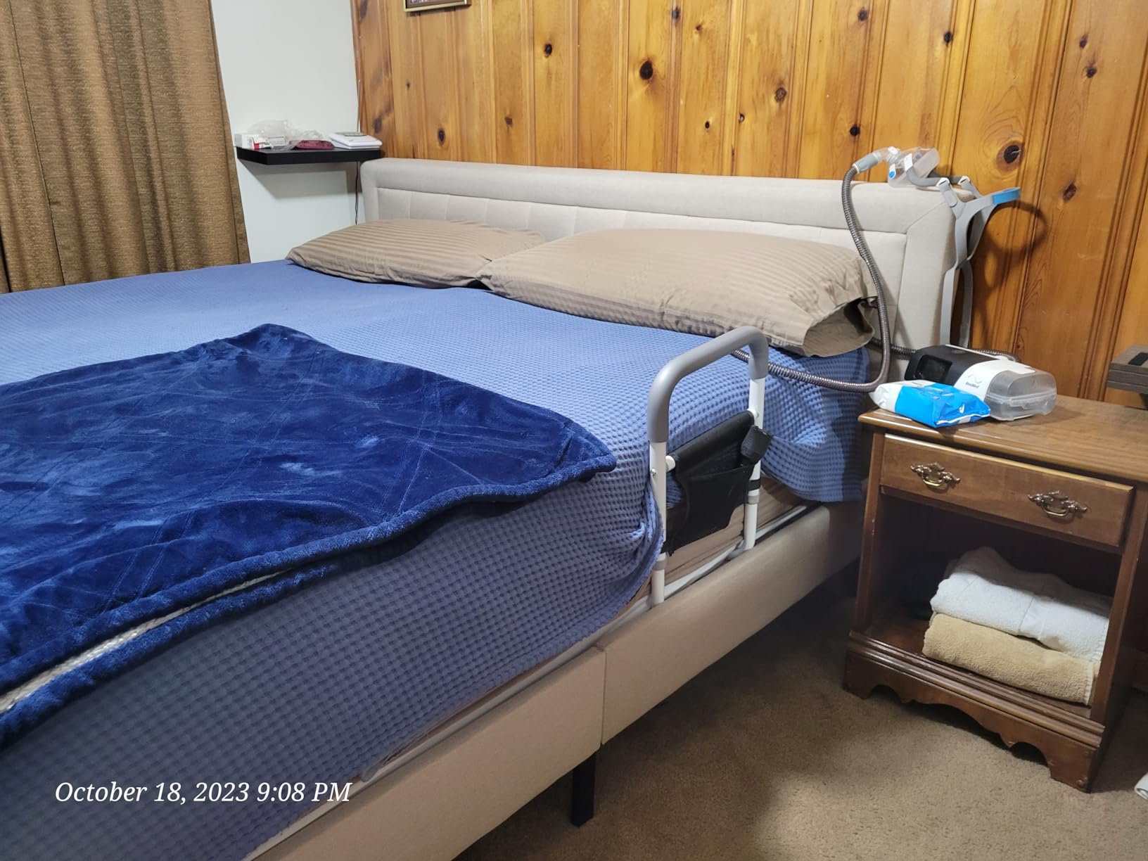 WeHwupe Bed Rails for Elderly Adults Safety with Bedside Storage Pocket customer photo 1