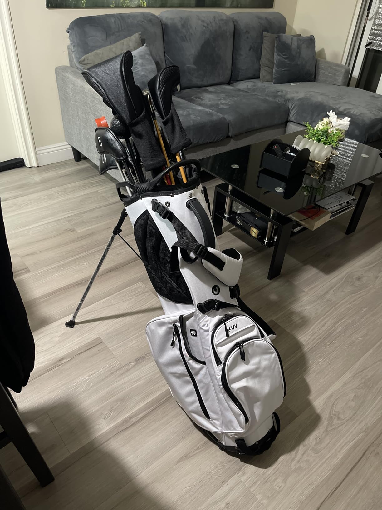 KVV Lightweight Golf Stand Bag with 7 Way Full-Length Dividers, 5 Zippered Pockets, Automatically Adjustable Dual Straps,Elegant Design customer photo 1