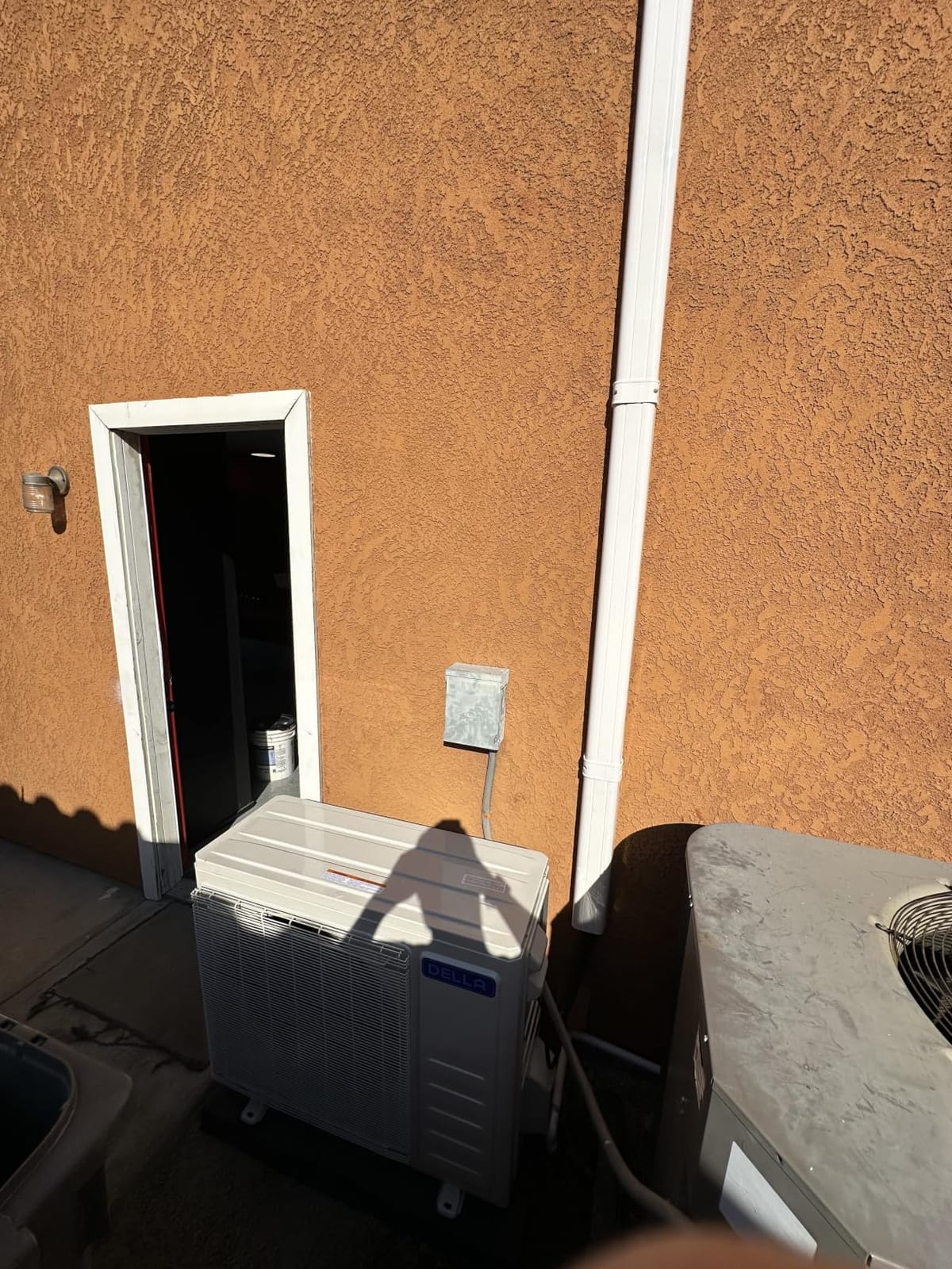 DELLA Vario Series 24000 BTU Mini Split AC, 2 Ton 21 SEER2, Work with Alexa and Wifi, 230V Ductless Inverter System, Cools Up to 1500 Sq.Ft, Pre-Charged Heat Pump and 16.4ft Installation Kits customer photo 1