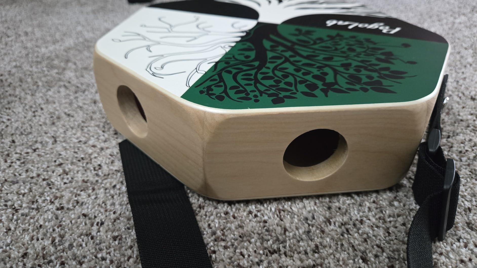 POGOLAB Two-tone Cajon, Portable Travel Wooden Drum with Adjustable Strap, Easy to Carry, Unique Appearance, Beautiful Percussion Instrument (Natural Brown) customer photo 1