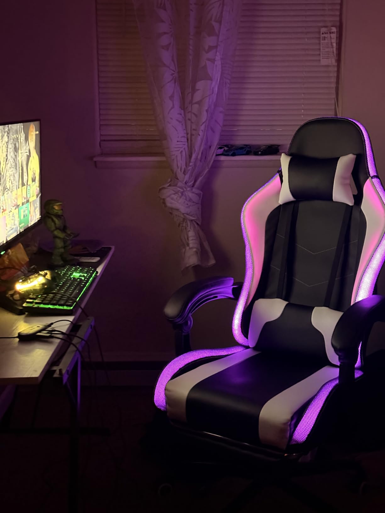 Homall Gaming Chair, Ergonomic, Footrest & Massage Lumbar Support, White customer photo 1