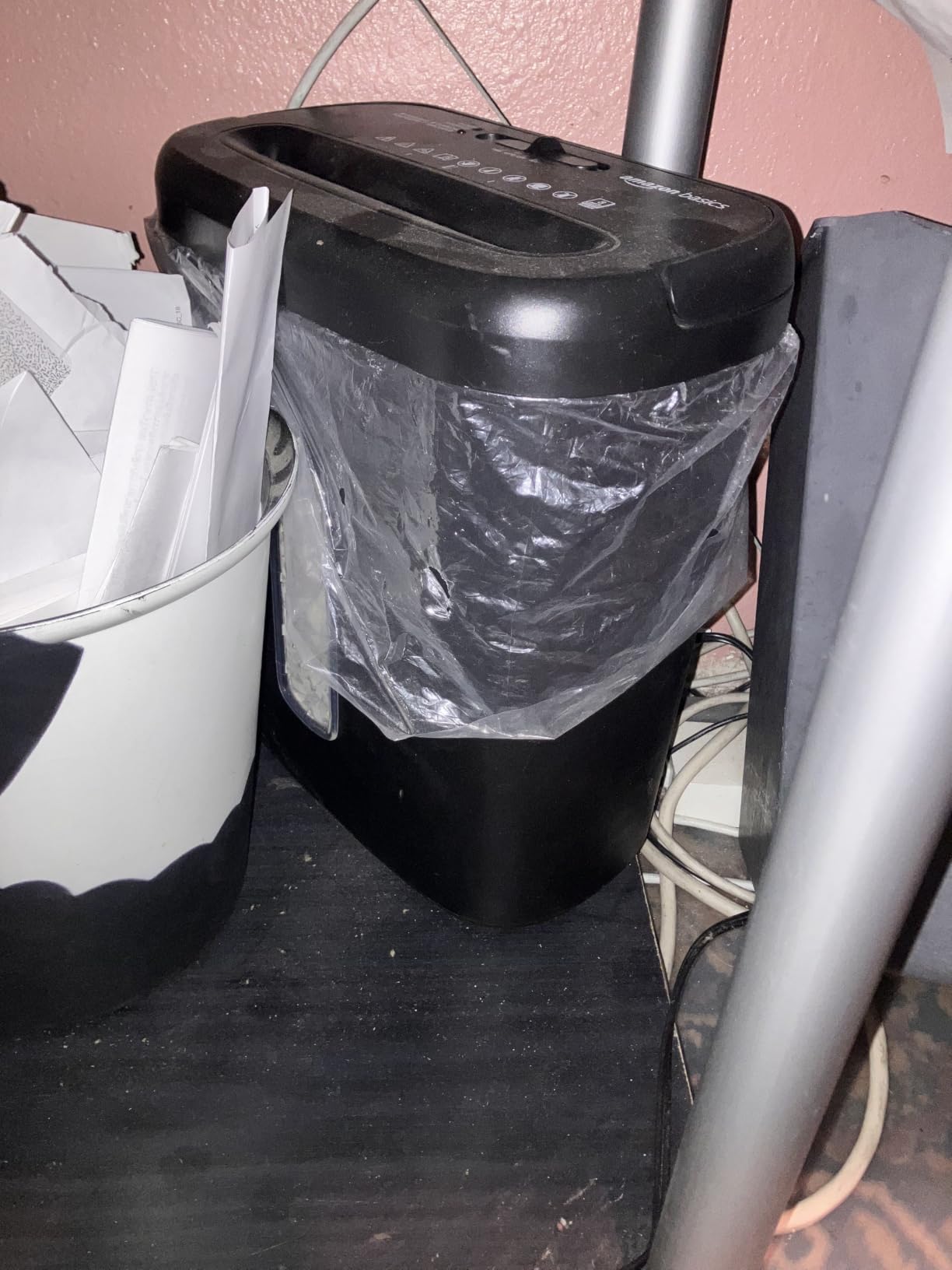 Amazon Basics 8-Sheet High Security Cross Cut Paper and Credit Card Shredder with P-4 Security, Auto Shut-off, Black customer photo 1