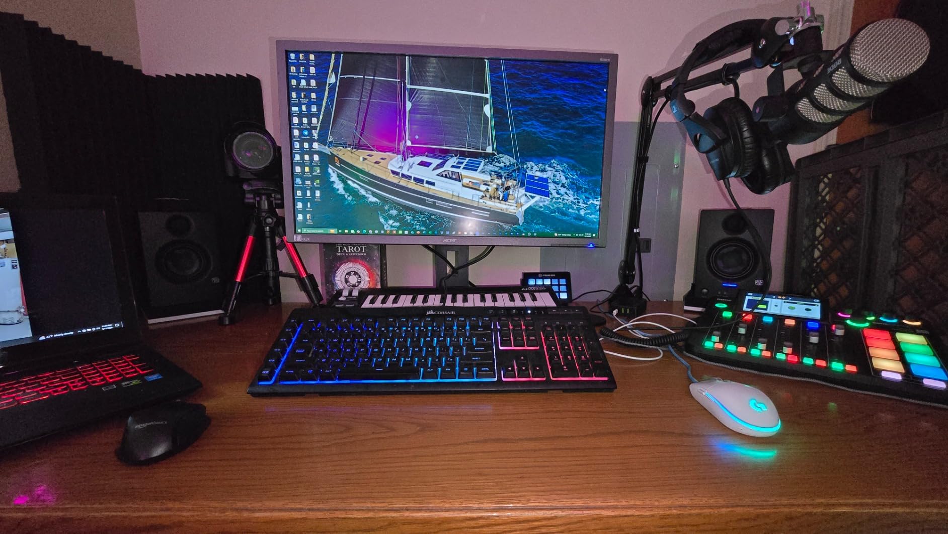 PreSonus Eris 3.5 Powered Studio Monitors, Pair — 3.5” Active Near customer photo 2