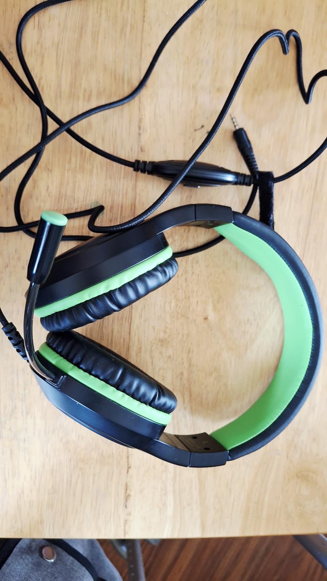 H-10 Gaming Headset for PS4, Xbox One, PC, PS5, Nintendo Switch, Stereo Wired Noise Cancelling Over Ear Headphones with Mic for Kids Adults, Bass Surround, Soft Memory Earmuffs, Green customer photo 1