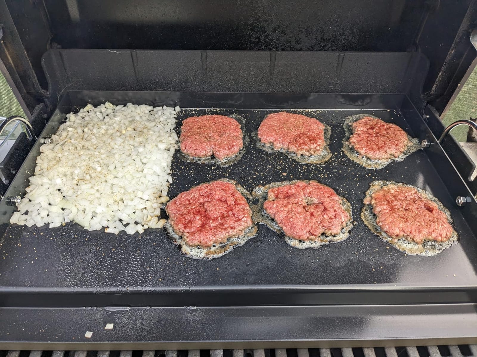 onlyfire Universal BBQ Griddle with Handles for Most Grills, 18