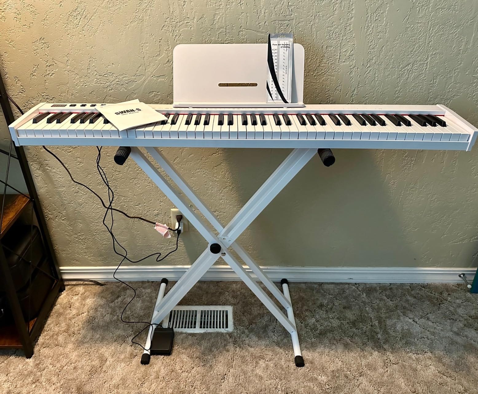 NikoMaku Semi-weighted 88 Keys Piano Keyboard Compact Portable Digital Piano Set for Beginners with Stand, Carrying Case, Sustain Pedal, Headphones, SWAN-S White customer photo 2